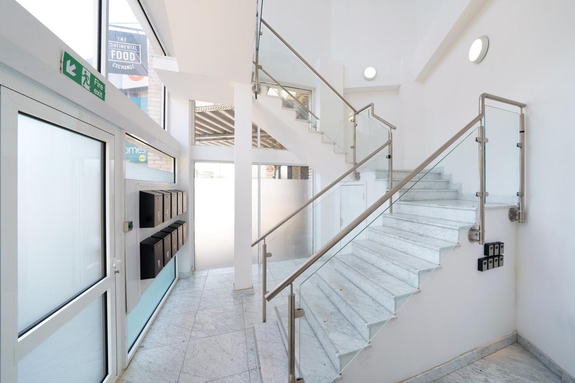 Panther House By Oval London Room photo